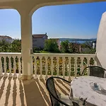 Appartement Charmantes Mit Meerblick, Privatparkplatz, Garten Und Grill Crikvenica