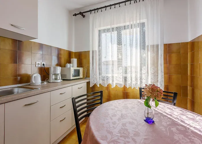 Charmantes Mit Meerblick, Privatparkplatz, Garten Und Grill * Crikvenica