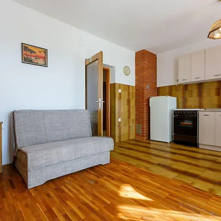 Charmantes Mit Meerblick, Privatparkplatz, Garten Und Grill