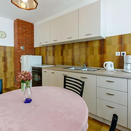 Apartment Charmantes Mit Meerblick, Privatparkplatz, Garten Und Grill